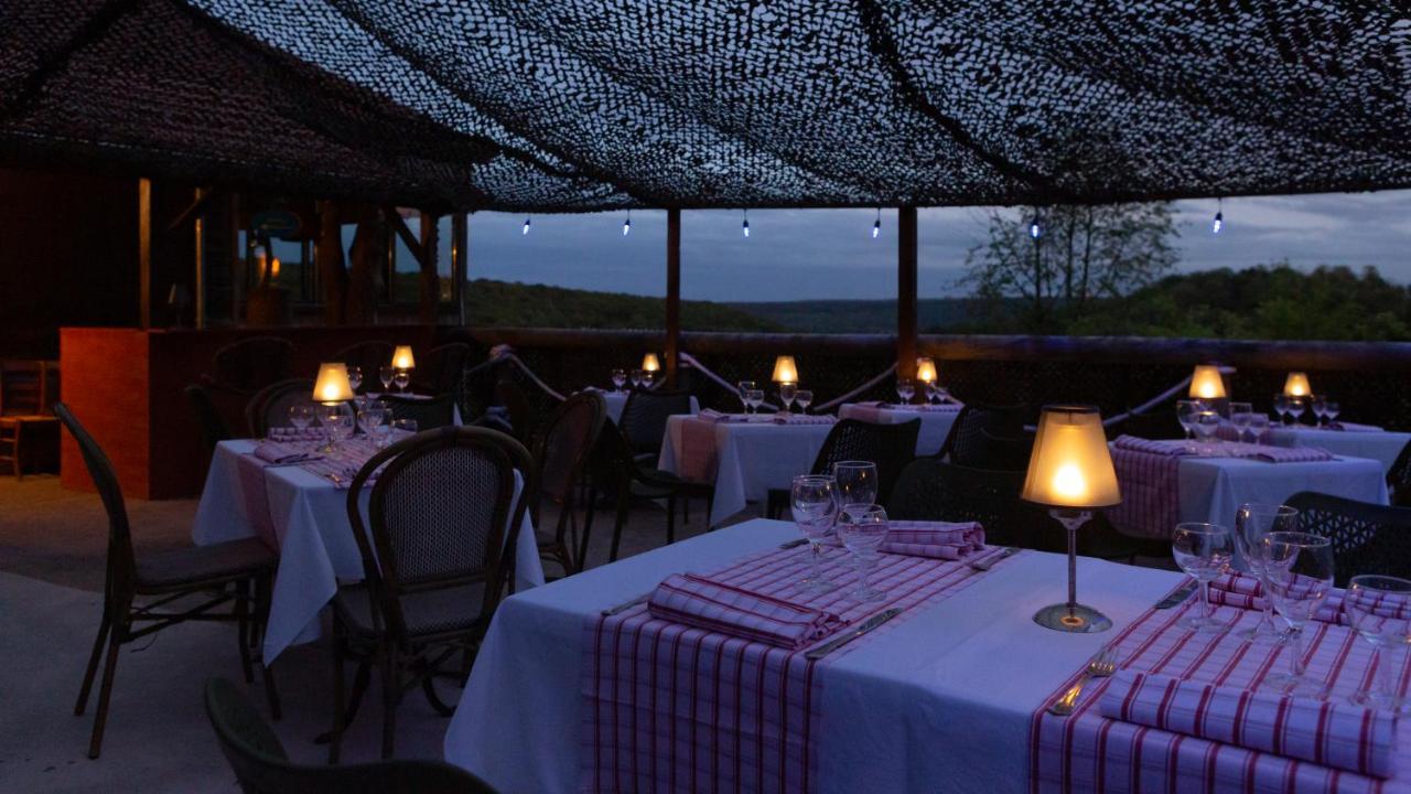 L'Arbre A Cabane Guyonvelle 外观 照片