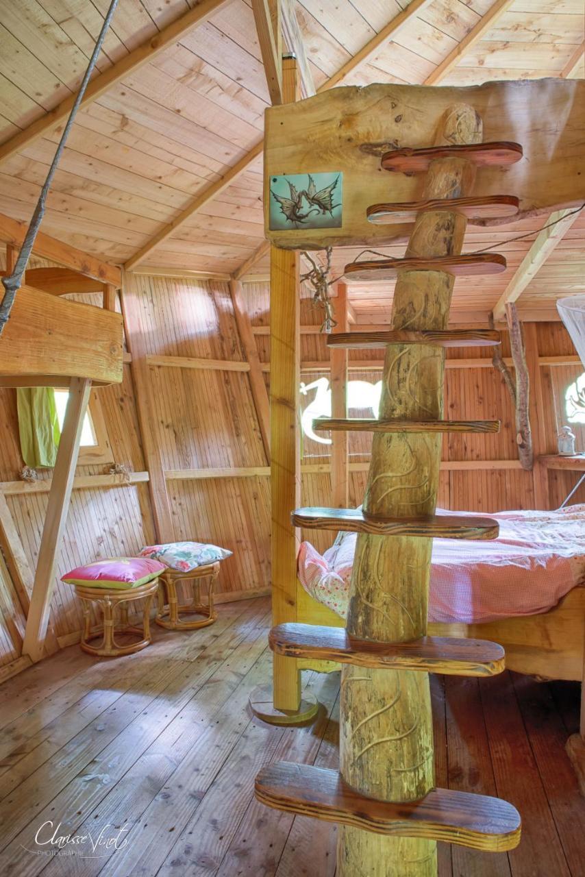 L'Arbre A Cabane Guyonvelle 外观 照片