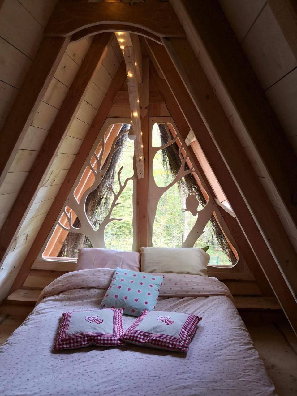 L'Arbre A Cabane Guyonvelle 外观 照片